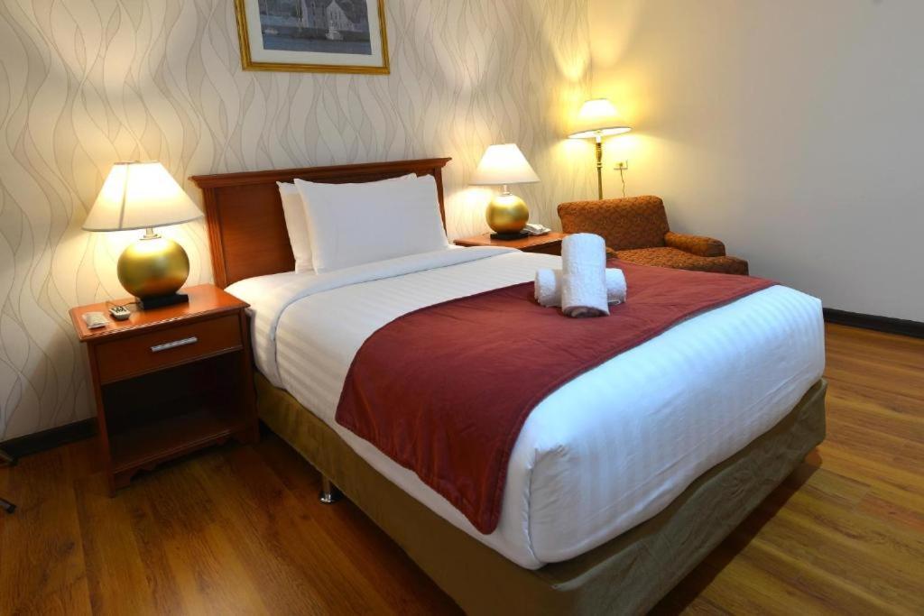 Royal Suites Condotel Kalibo Esterno foto